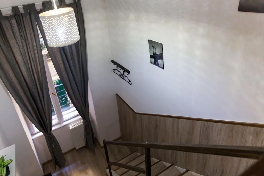 Central Budget Lofts Apartment Budapest Ngoại thất bức ảnh