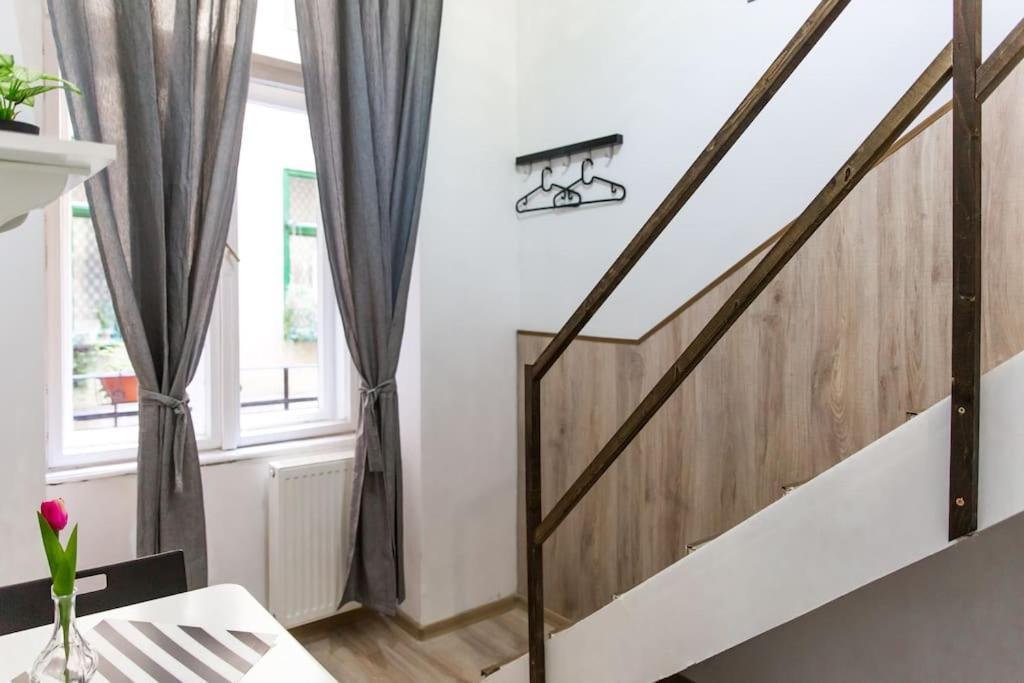 Central Budget Lofts Apartment Budapest Ngoại thất bức ảnh