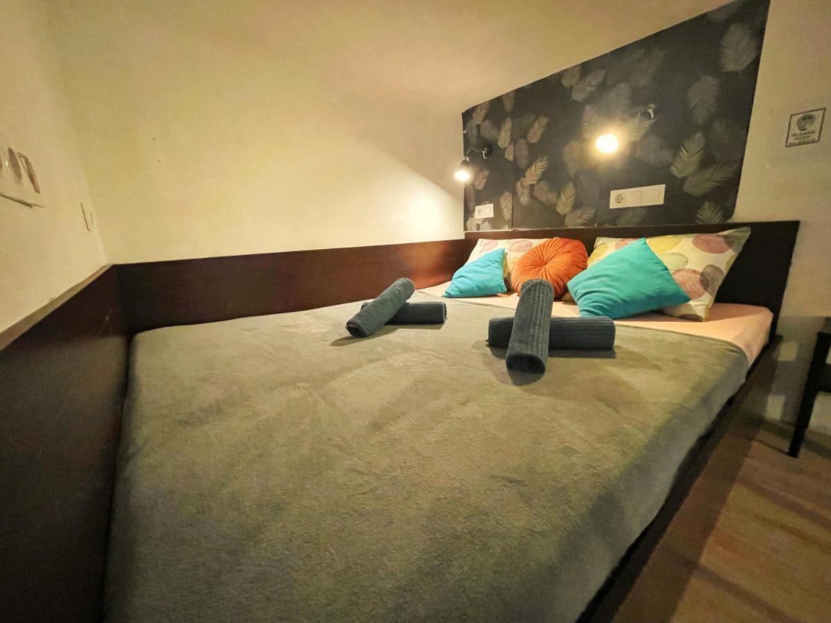 Central Budget Lofts Apartment Budapest Ngoại thất bức ảnh