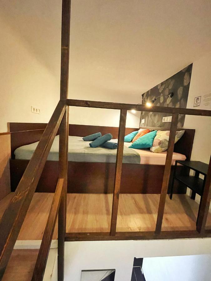 Central Budget Lofts Apartment Budapest Ngoại thất bức ảnh