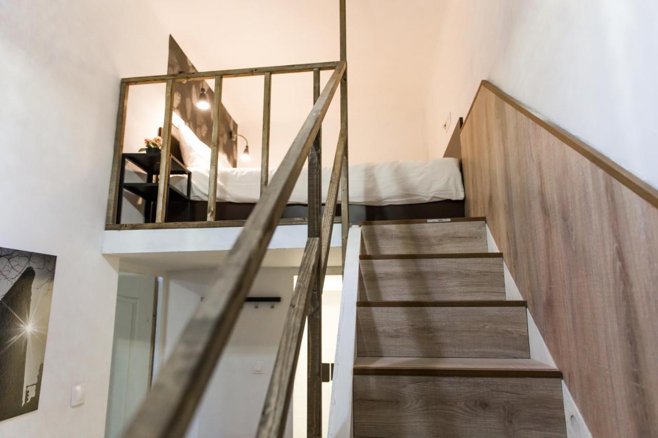 Central Budget Lofts Apartment Budapest Ngoại thất bức ảnh