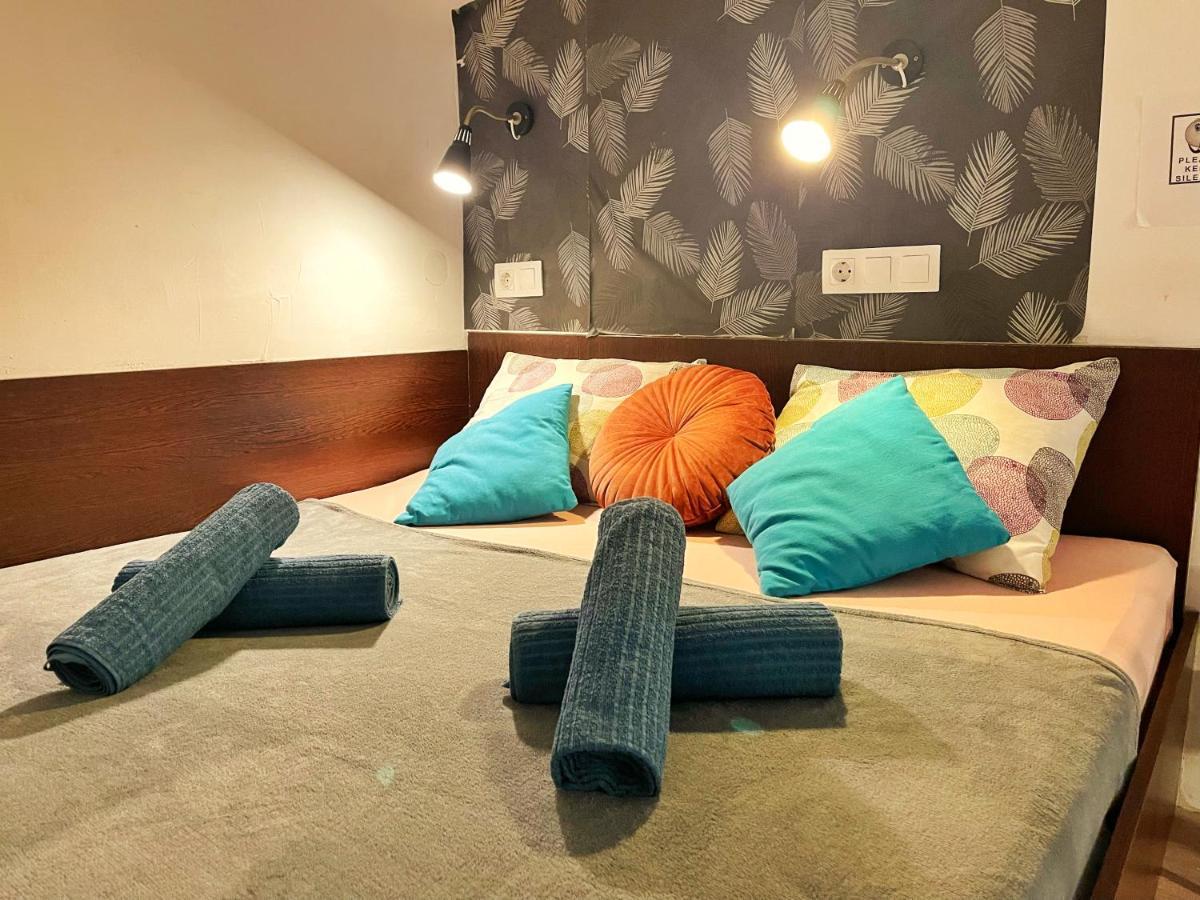Central Budget Lofts Apartment Budapest Ngoại thất bức ảnh