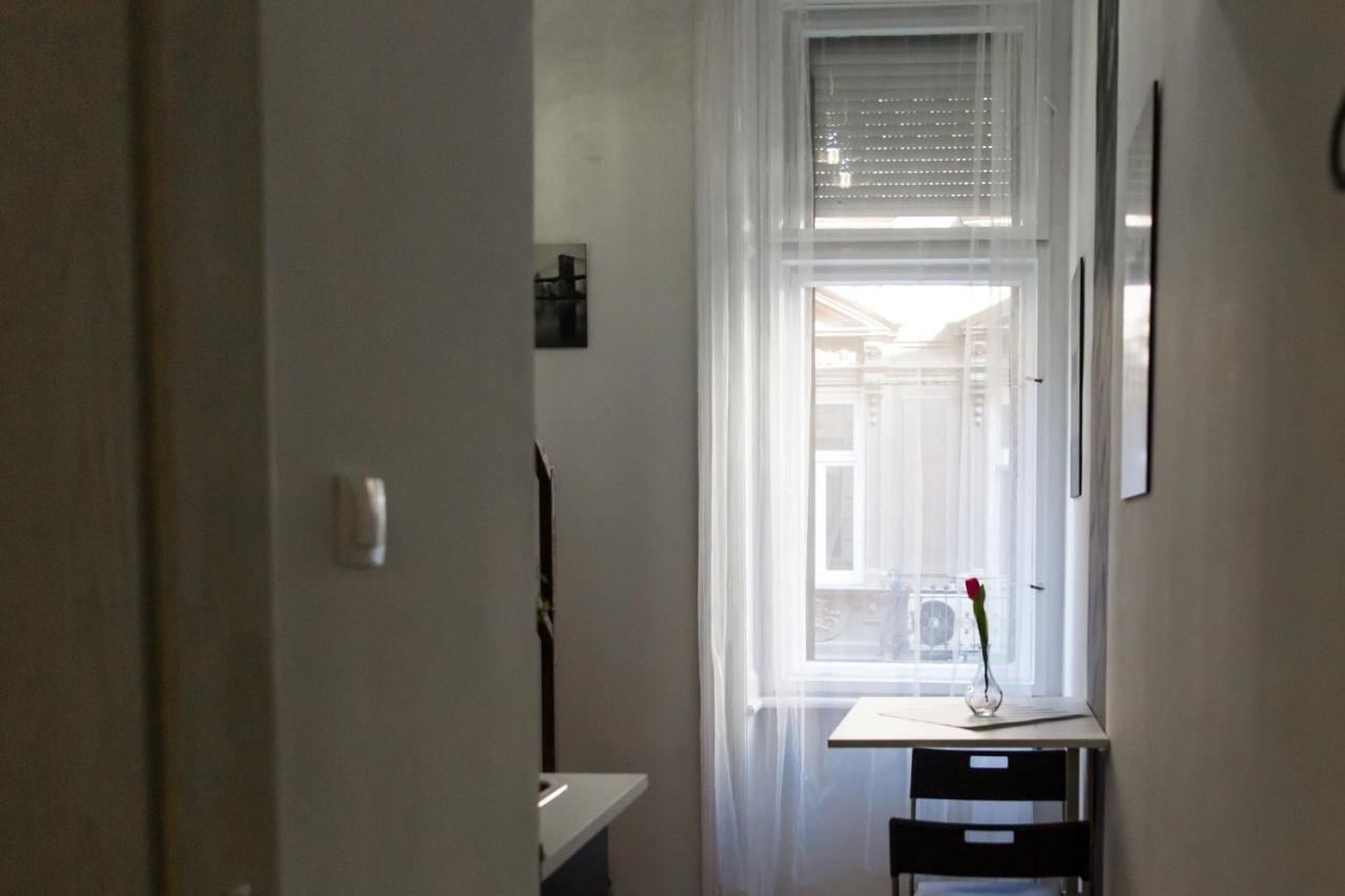 Central Budget Lofts Apartment Budapest Ngoại thất bức ảnh